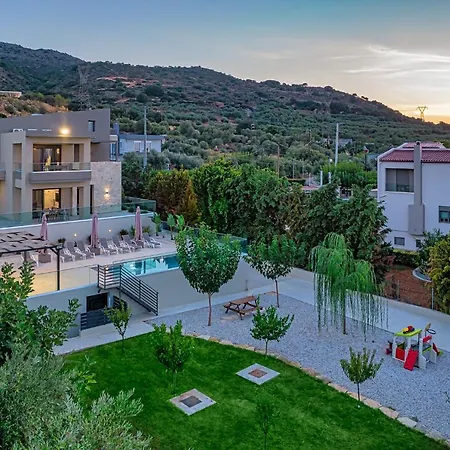 Chris And Stratos With Private Ecologic Pool And Kid's Playground! Villa