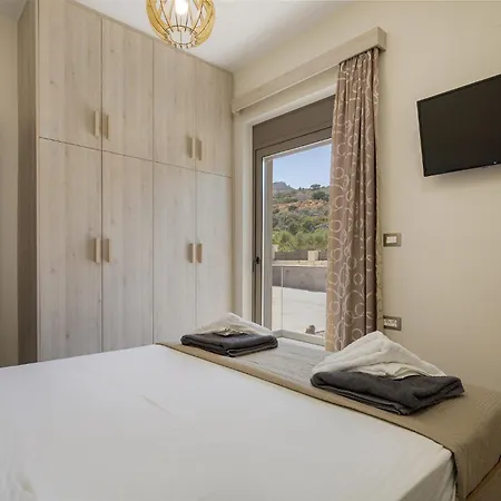 Villa Chris And Stratos With Private Ecologic Pool And Kid's Playground! Mourniaí