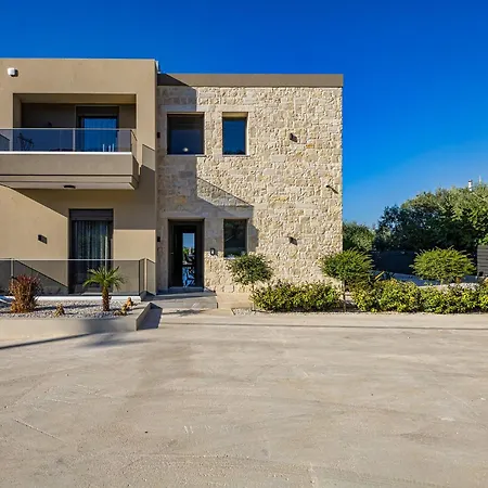 Chris And Stratos With Private Ecologic Pool And Kid's Playground! Villa