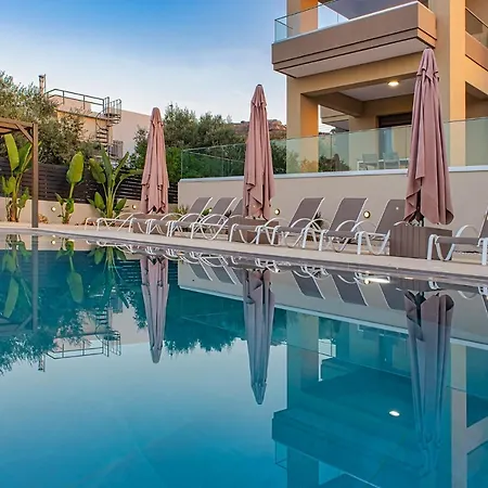Chris And Stratos With Private Ecologic Pool And Kid's Playground! * Mourniaí