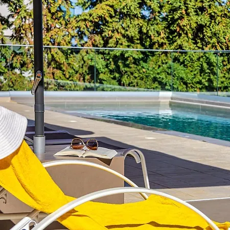 Chris And Stratos With Private Ecologic Pool And Kid's Playground! 别墅 *