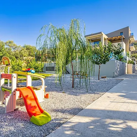 别墅 Chris And Stratos With Private Ecologic Pool And Kid's Playground!