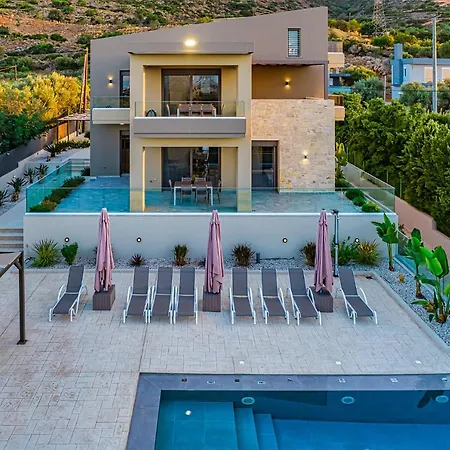 Chris And Stratos With Private Ecologic Pool And Kid's Playground! * Mourniaí