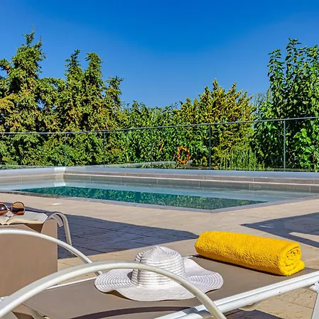 别墅 Chris And Stratos With Private Ecologic Pool And Kid's Playground! *