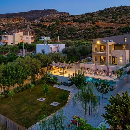 Chris And Stratos With Private Ecologic Pool And Kid's Playground!