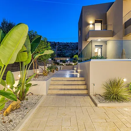 Villa Chris And Stratos With Private Ecologic Pool And Kid's Playground! Mourniaí